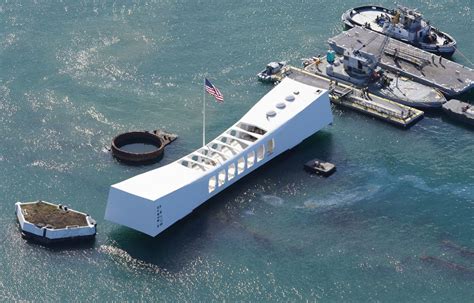 oil leaking from uss arizona|Pearl Harbor Oil Leak Reaches Boiling Point as Pentagon